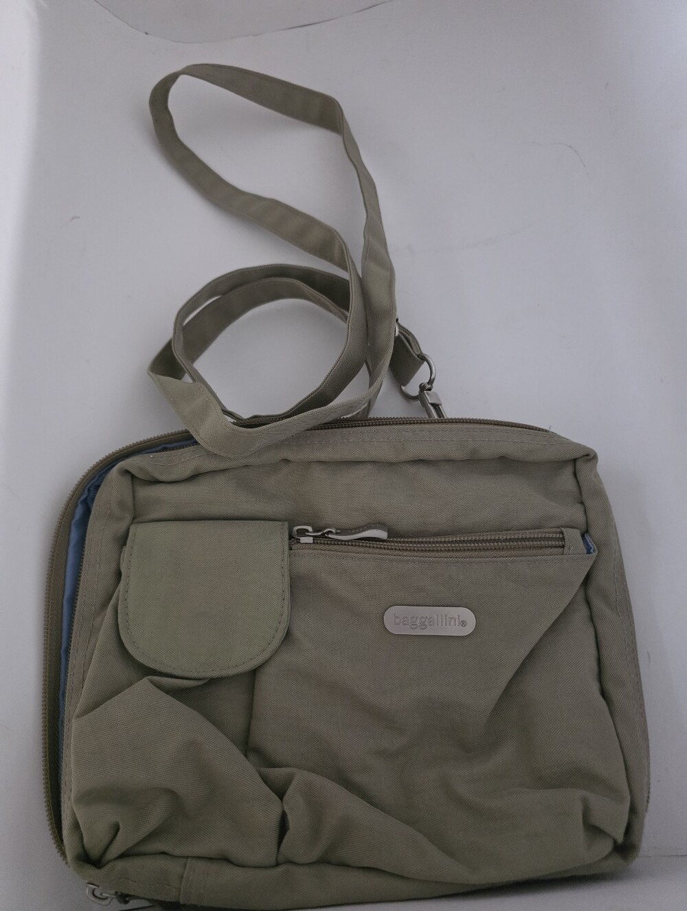 Baggallini Nylon Crossbody Organizer Bag Taupe Travel Purse Multi Pocket